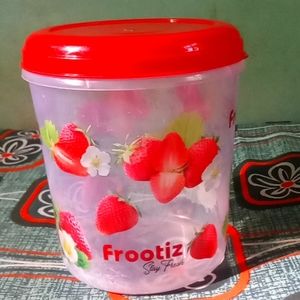 KK checked Container